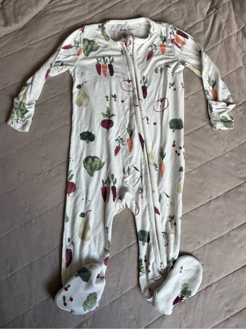 Angel dear bamboo vegetable print 6-9 baby footie